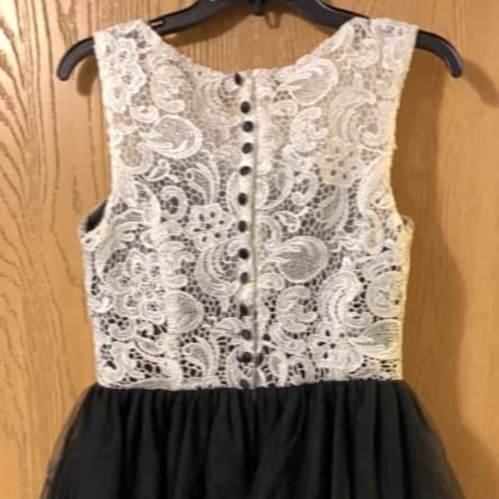 Dress - Picture 3 of 5